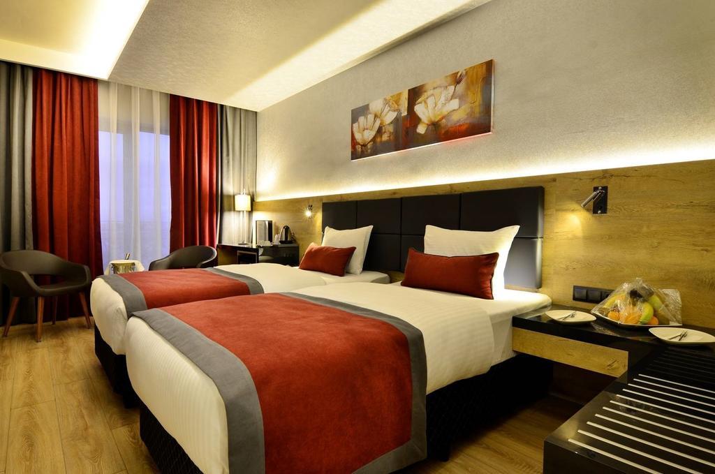 Ramada Encore By Wyndham Гебзе Екстериор снимка